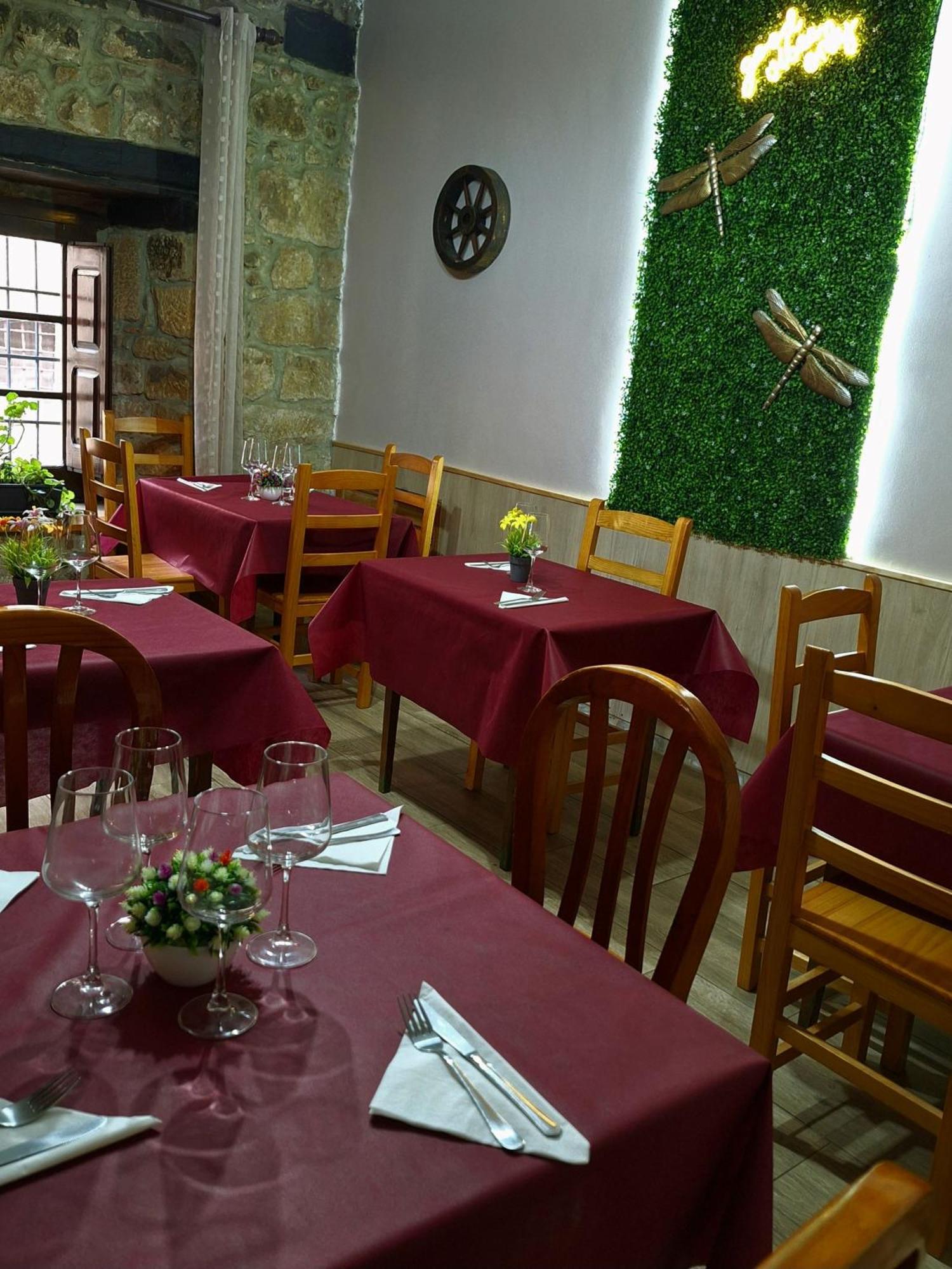 מולינוס דה דוארו Hostal Rio Duero מראה חיצוני תמונה